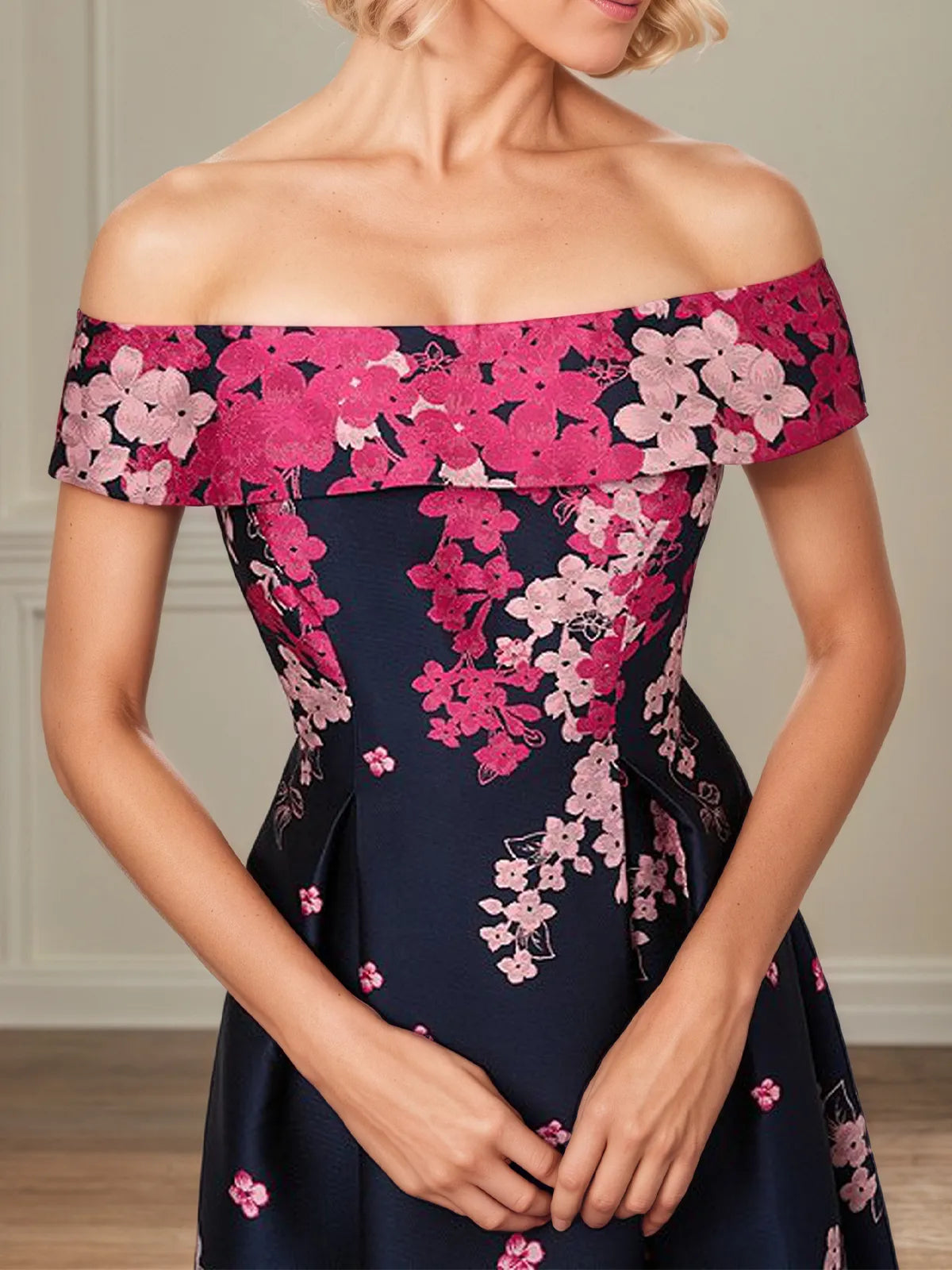 A-Linien schulterfreies knöchellanges Satin-Kleid mit floralem Muster, Mutter der Braut