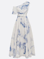 Blau bedrucktes asymmetrisches Chiffonkleid mit einer Schulter, kurzen Ärmeln, A-Linie, Maxilänge