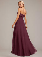Robe de demoiselle d'honneur en mousseline longueur sol, ligne A, décolleté cœur, couleur raisin avec volants