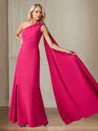 Robe de mère de la mariée en crêpe stretch couleur rouge à lèvres, coupe fourreau/colonne, une épaule, longueur au sol