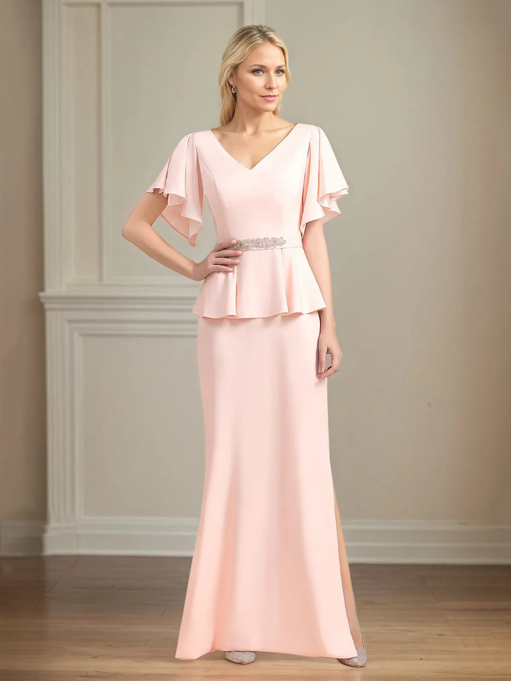 Vestido largo de madre de la novia de gasa con escote en V, mangas cortas y volantes plisados