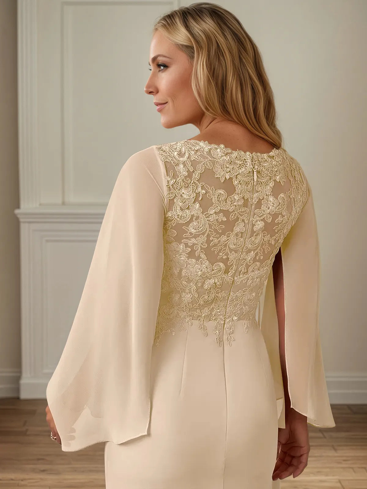Etui/Kolumnen Chiffon V-Ausschnitt Langarm Bodenlanges Brautmutterkleid mit Applikationen