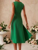 Vestido midi sin mangas verde para uso diario con cuello barco y línea A lisa