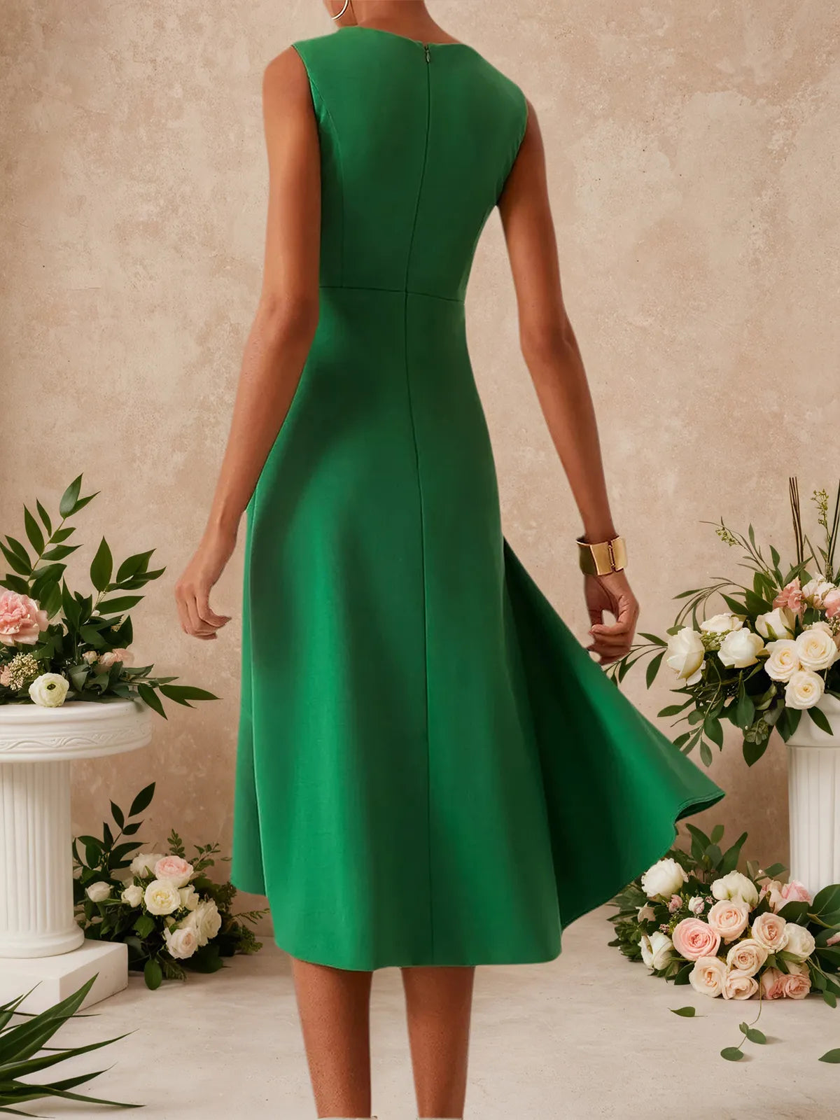 Vestido midi sin mangas verde para uso diario con cuello barco y línea A lisa