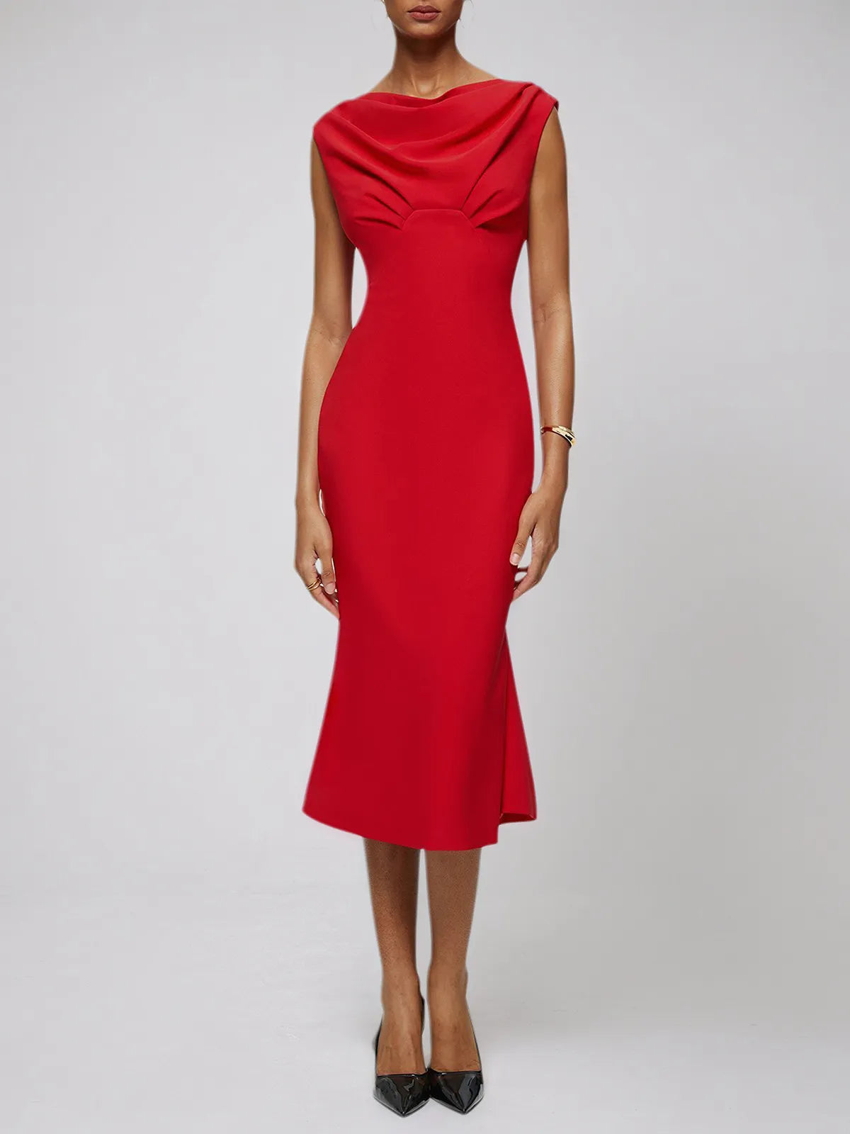 Robe fourreau midi rouge à col bénitier et sans manches