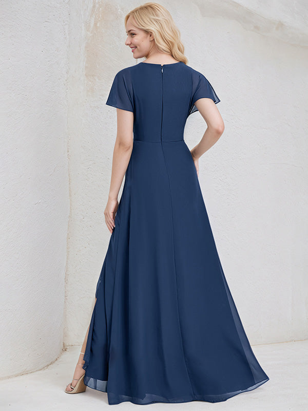 Abito da damigella blu navy in chiffon a-line con scollo a V asimmetrico e volant