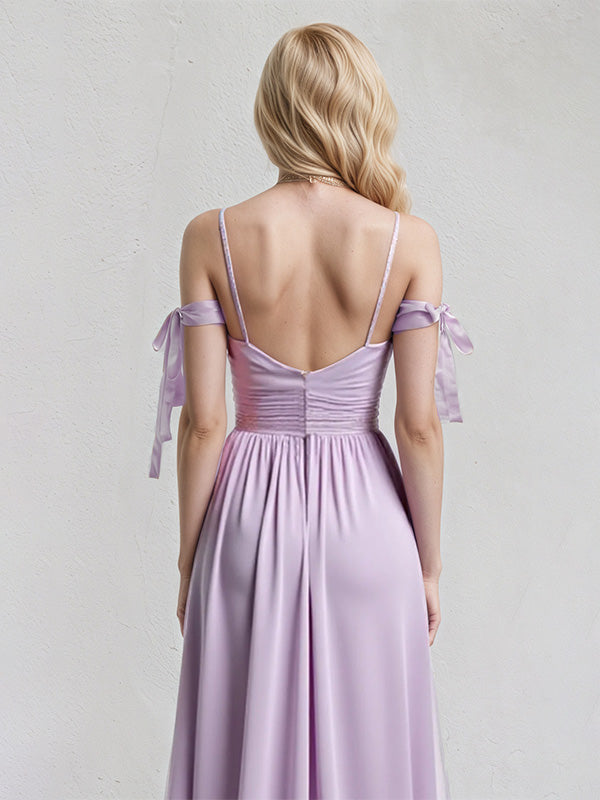 Abito lungo in chiffon lilla a linea A con spalline sottili, senza maniche e fiocco