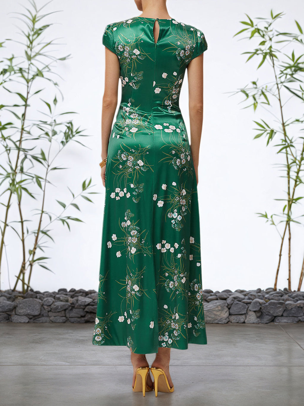 Grünes Blumen A-Linien Maxikleid mit kurzen Ärmeln und Schlitz