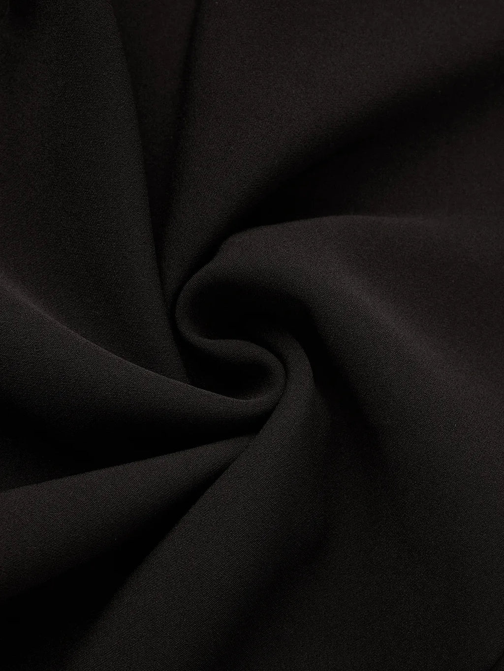 Vestido midi preto tomara que caia com franzidos, sem mangas e em linha A