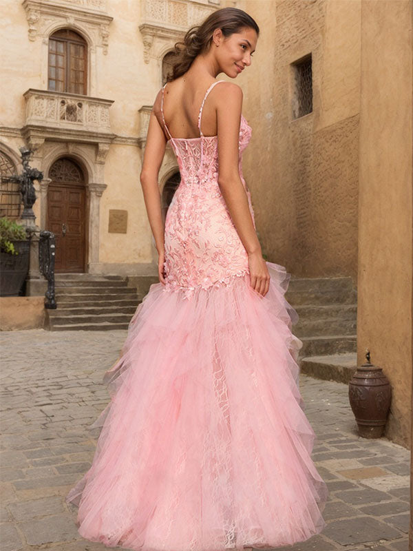 Abito lungo rosa a tubino con scollo a V, corsetto a balze, perline e spacco