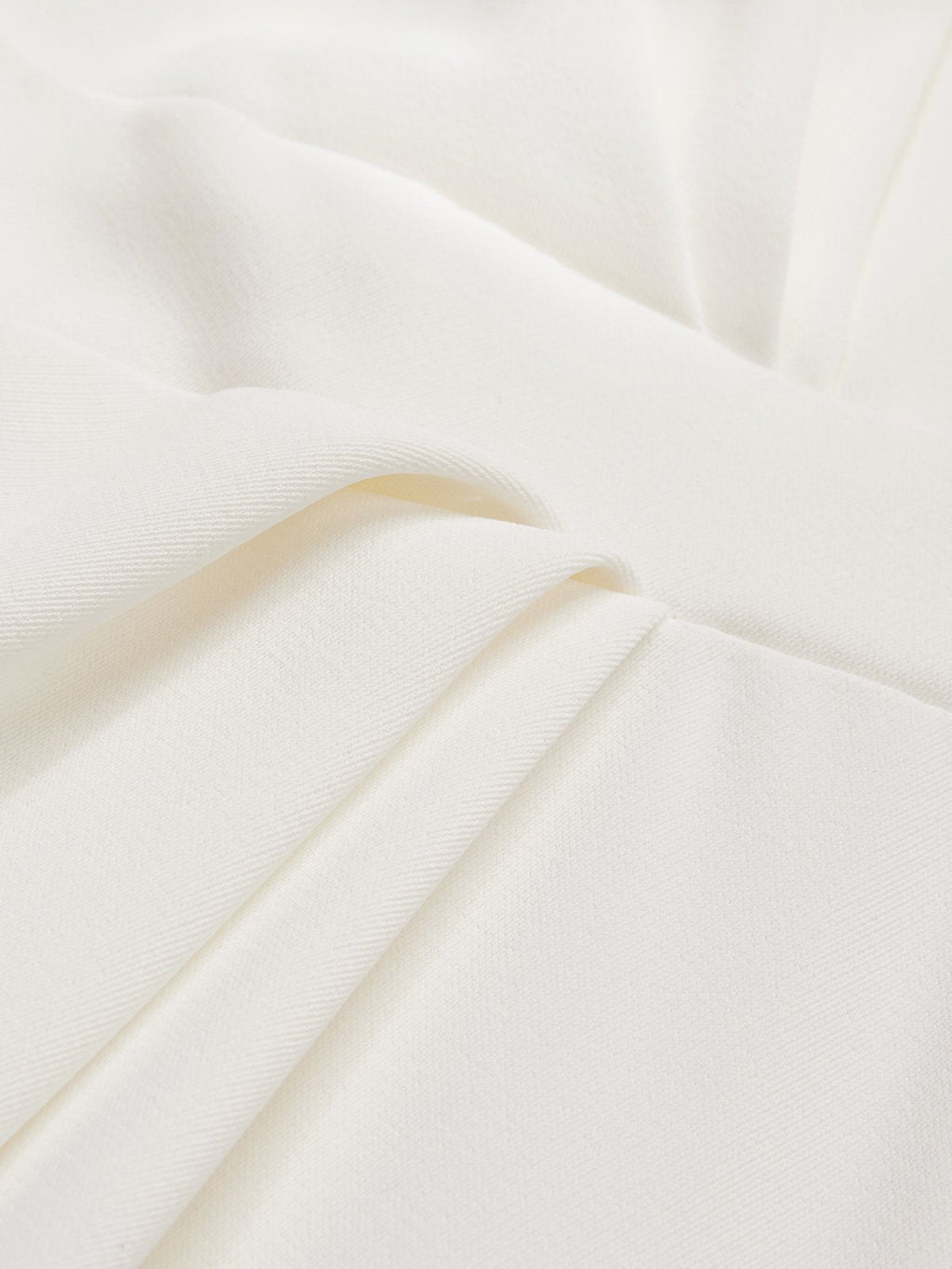 Vestido midi clásico blanco sin mangas con halter fruncido y hebilla