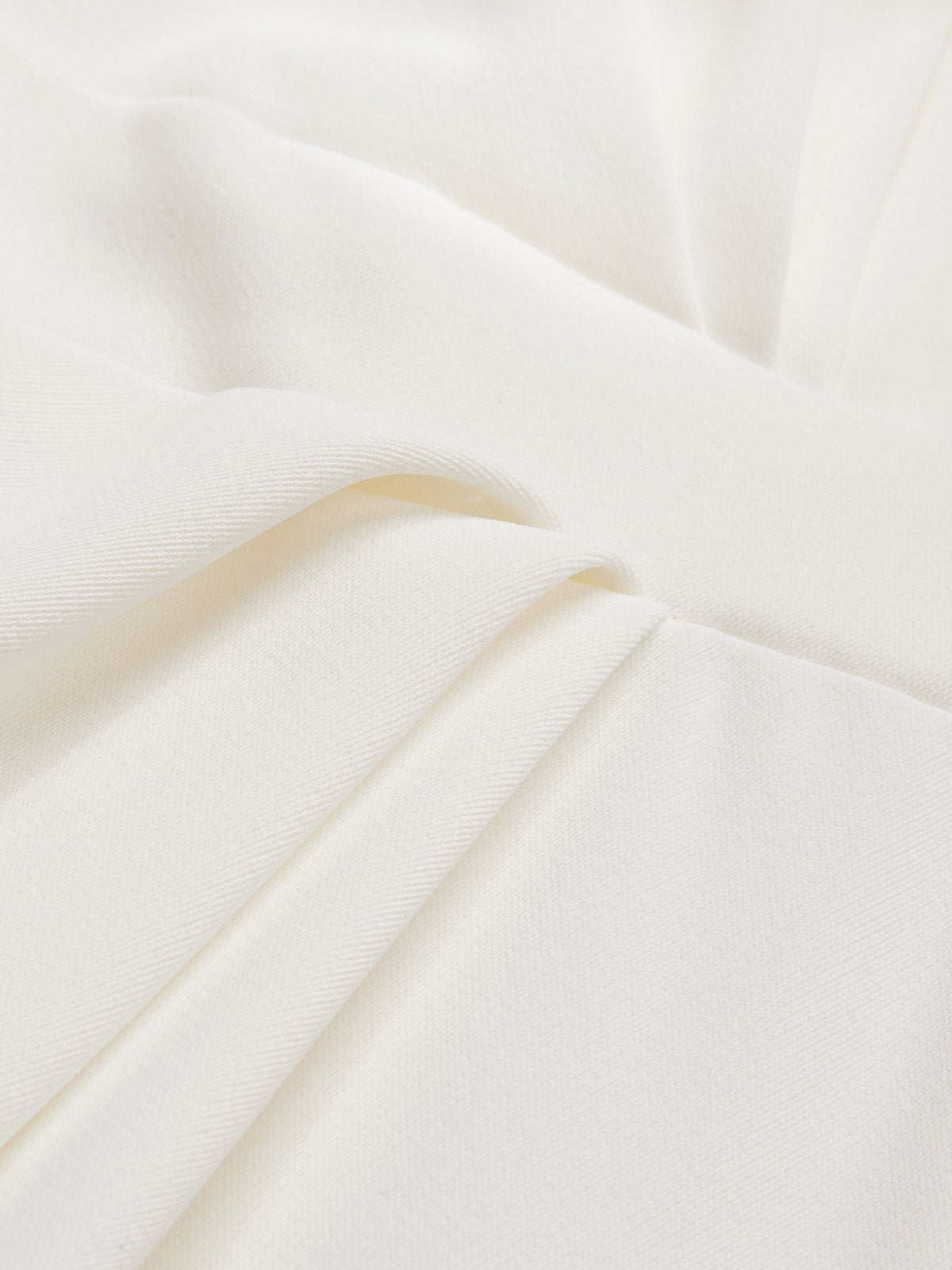 Vestido midi clásico blanco sin mangas con halter fruncido y hebilla