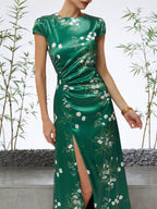 Grünes Blumen A-Linien Maxikleid mit kurzen Ärmeln und Schlitz