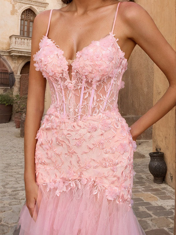 Abito lungo rosa a tubino con scollo a V, corsetto a balze, perline e spacco