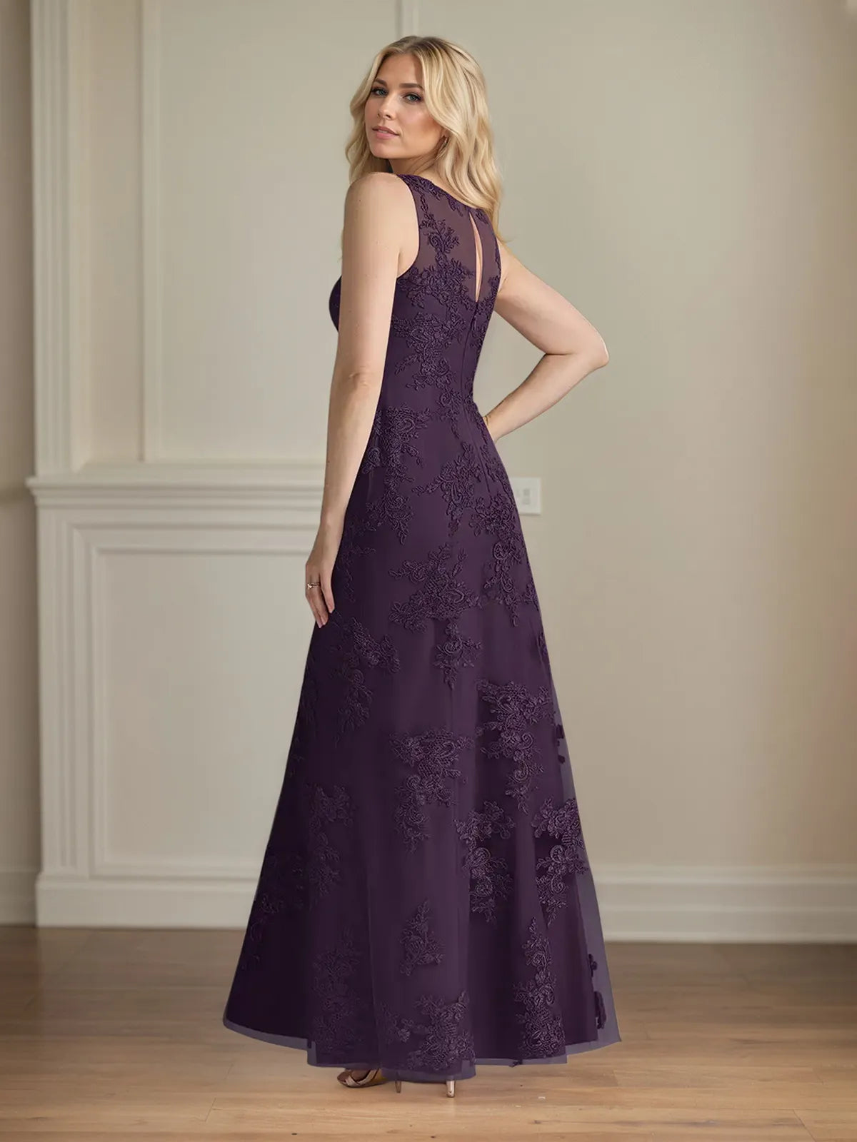 Trompeten-/Meerjungfrauen-Chiffon-Kleid mit Rundhalsausschnitt, Cape-Ärmeln und bodenlang