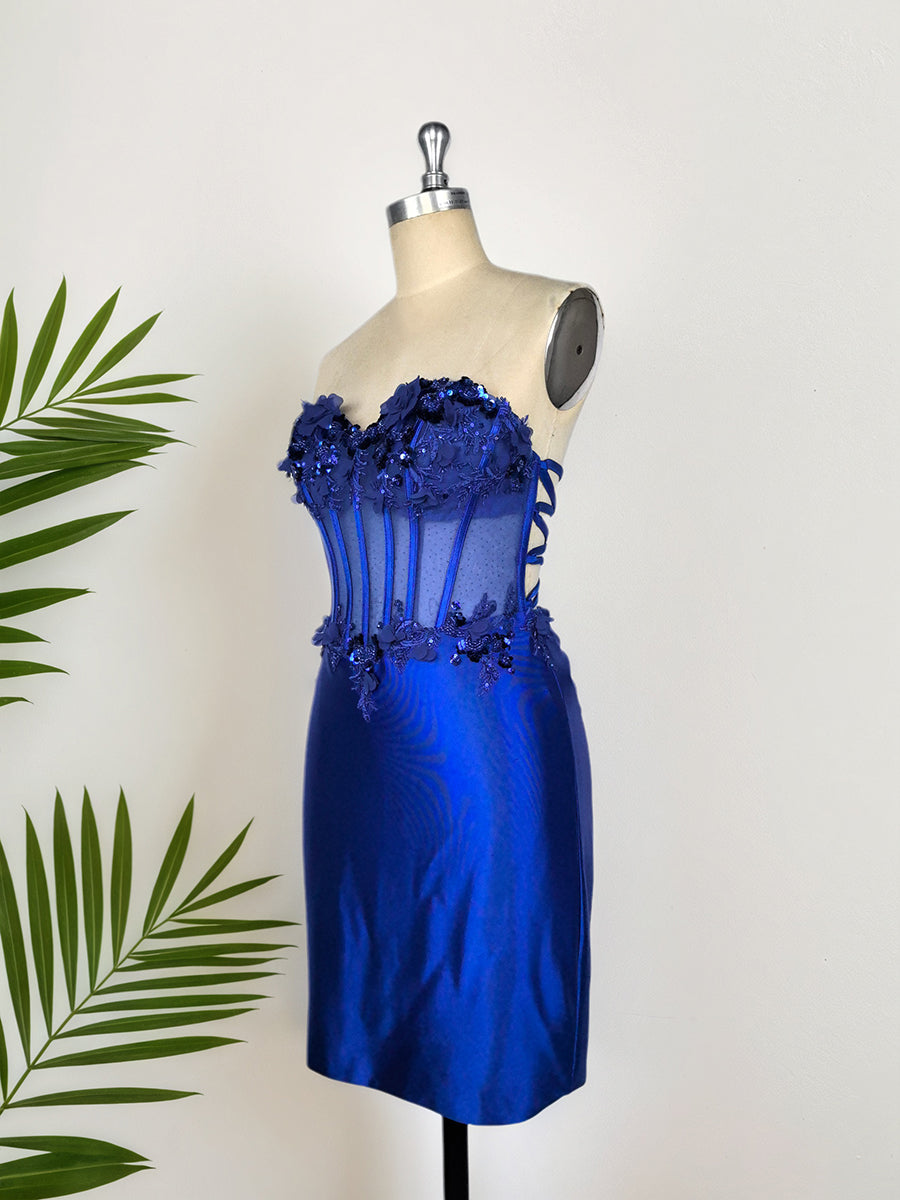 Robe courte moulante bustier en satin avec appliques pour bal de fin d'année