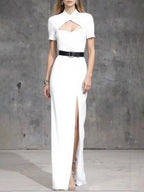 Robe de cocktail blanche à petit col montant avec fente et longueur au sol