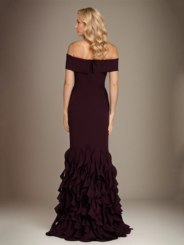 Abito da madre della sposa a tromba/sirena in chiffon senza spalline con scollo a barca, lunghezza fino a terra e volant