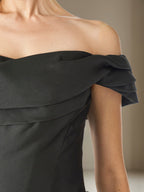 Vestido de madre de la novia negro trompeta/sirena, sin tirantes, largo hasta el suelo y sin mangas con escote hombros descubiertos