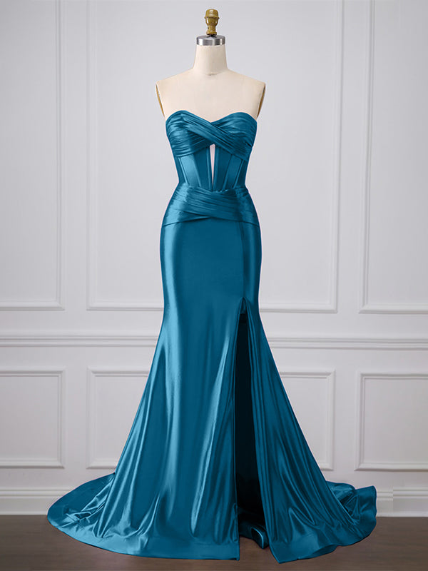 Vestido longo de baile roxo sereia tomara que caia com corpete e decote coração com fenda