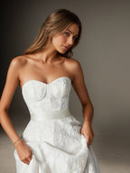 Abito da sposa bianco a linea A senza spalline in jacquard floreale burnout