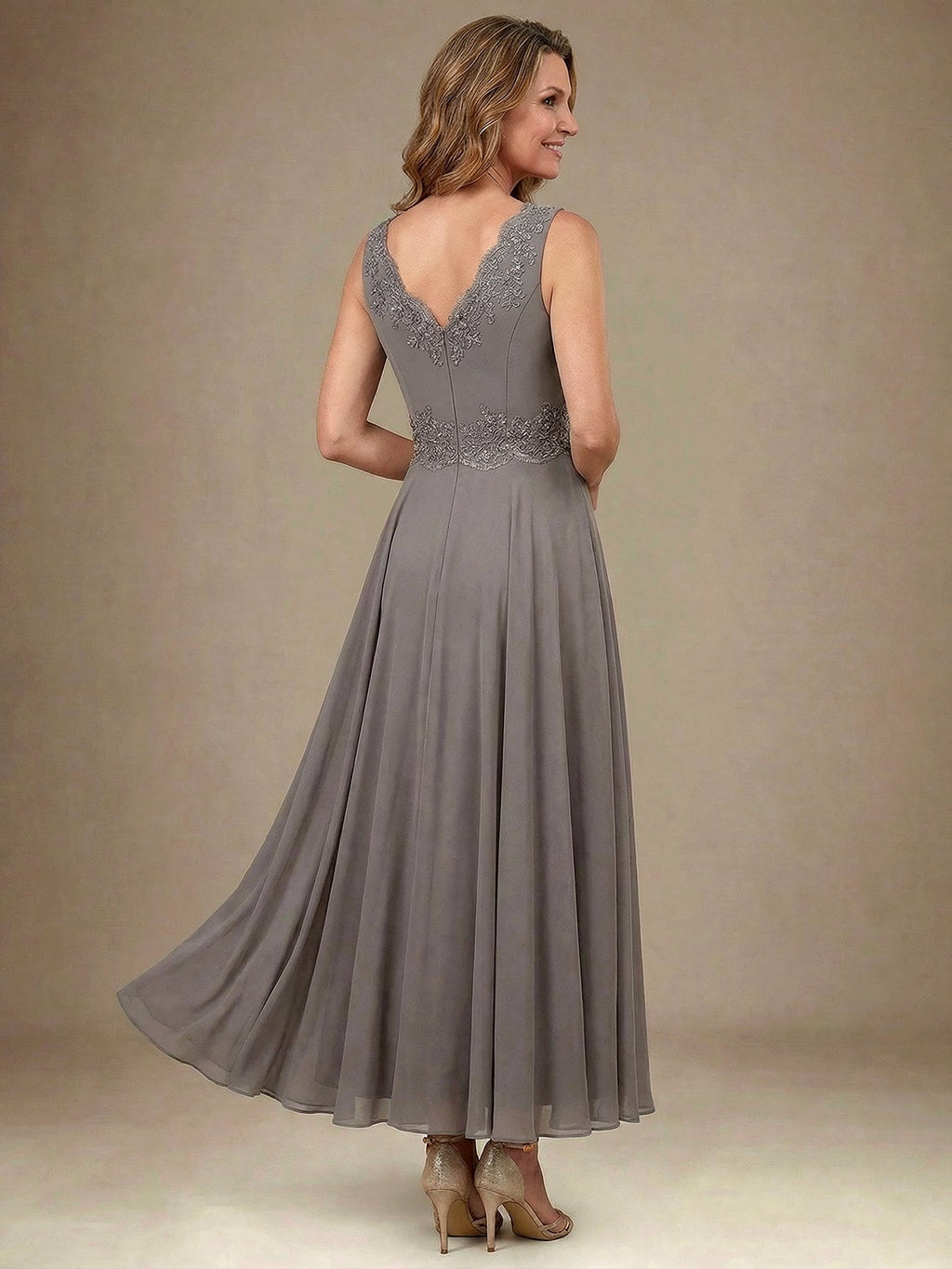 Vestido de madre de la novia línea A con escote en V, largo hasta el tobillo, gasa, lentejuelas, apliques, encaje y abalorios
