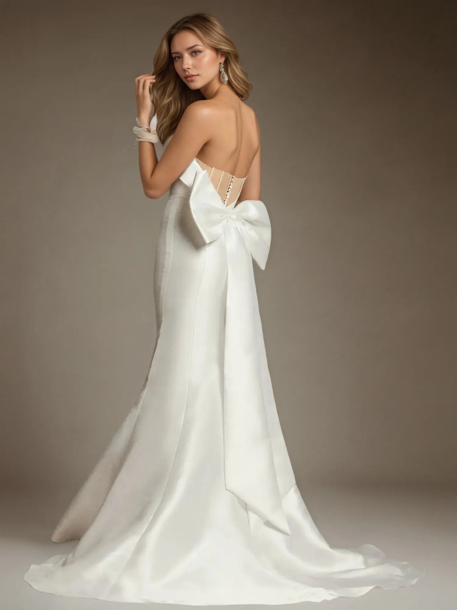 Vestido de novia blanco sirena sin tirantes con lazo