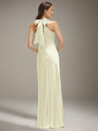 Elfenbeinfarbenes Satin Halterneck ärmelloses bodenlanges Kleid
