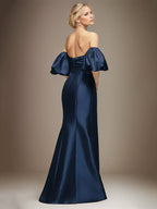 Vestido longo azul marinho de cetim estilo tubinho/coluna, ombro a ombro com mangas bufantes