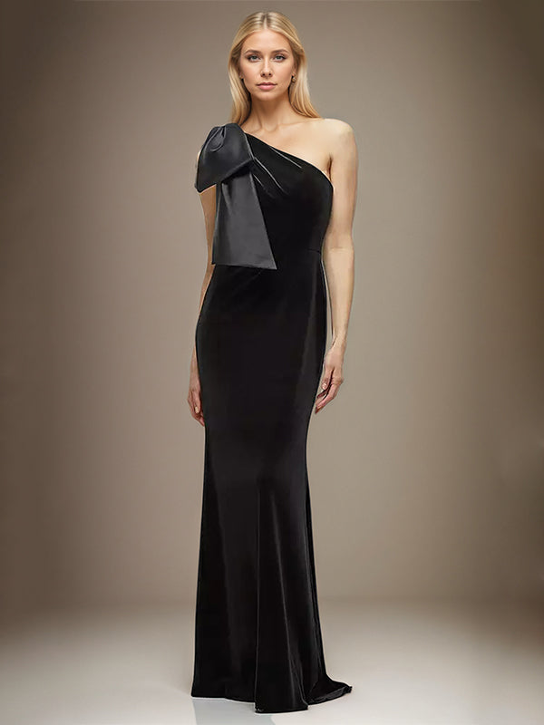 Robe longue en crêpe stretch, coupe droite/colonne, une épaule, sans manches, avec nœud