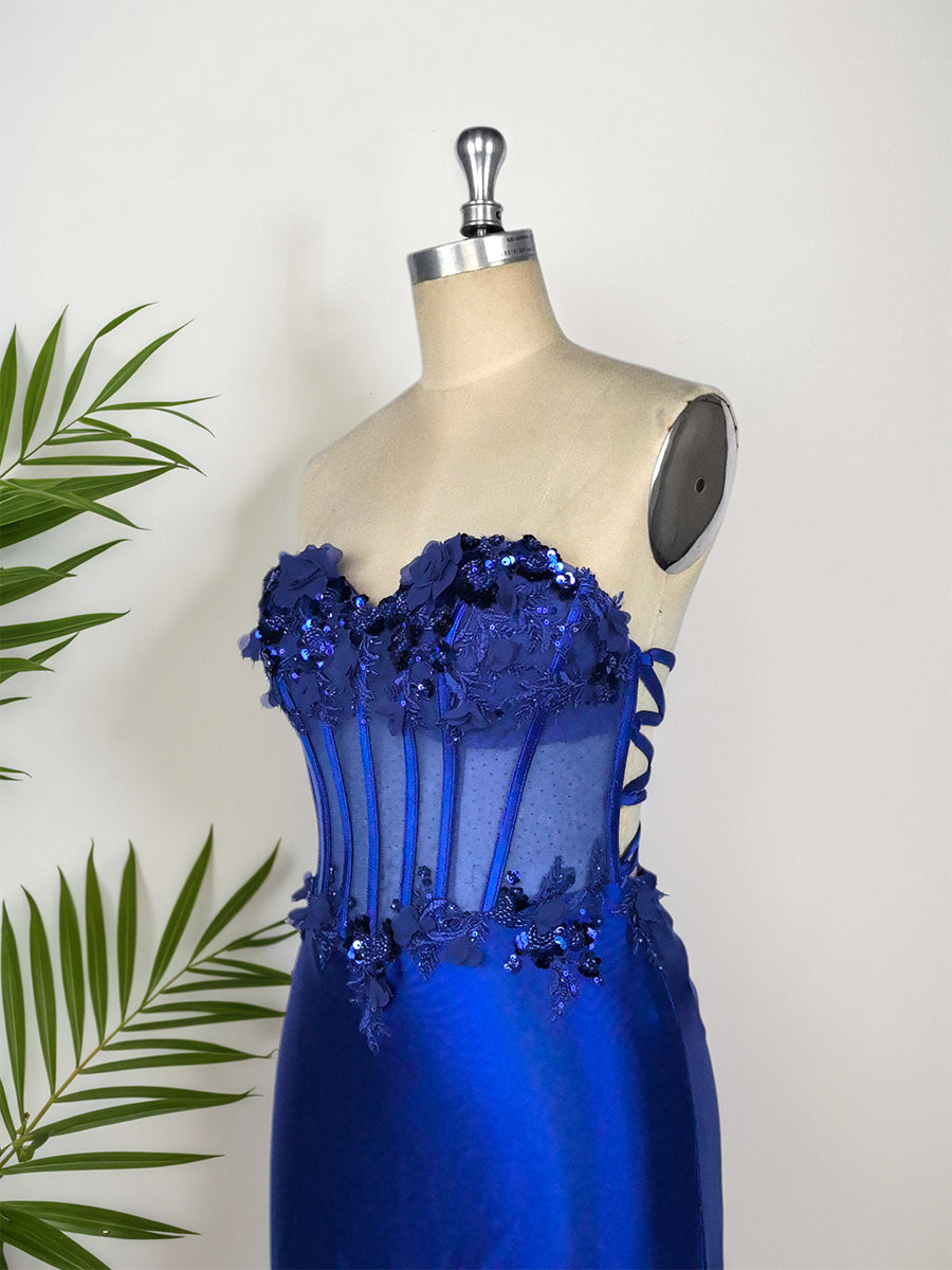 Robe courte moulante bustier en satin avec appliques pour bal de fin d'année