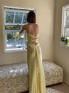 Robe de bal jaune, coupe droite, bretelles spaghetti, longue, avec dos ajouré