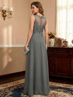 Vestido de mãe da noiva em chiffon e renda com ilusão decote redondo, em linha A, comprimento até o chão com lantejoulas
