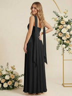 Abito lungo da damigella d'onore in chiffon a pieghe, senza spalline e linea a trapezio per donna