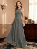 Vestido de mãe da noiva em chiffon e renda com ilusão decote redondo, em linha A, comprimento até o chão com lantejoulas
