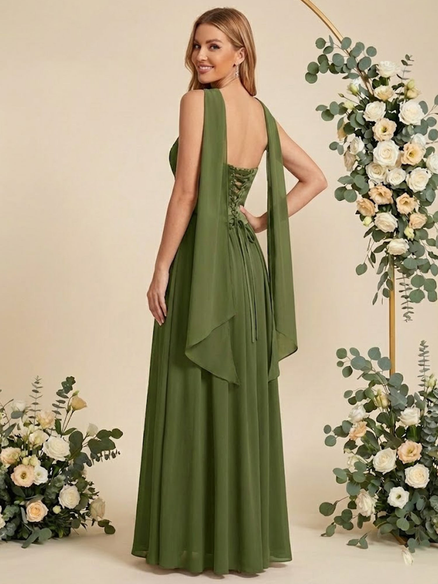 Trägerloses plissiertes A-Linien Chiffon langes Brautjungfernkleid mit Schal