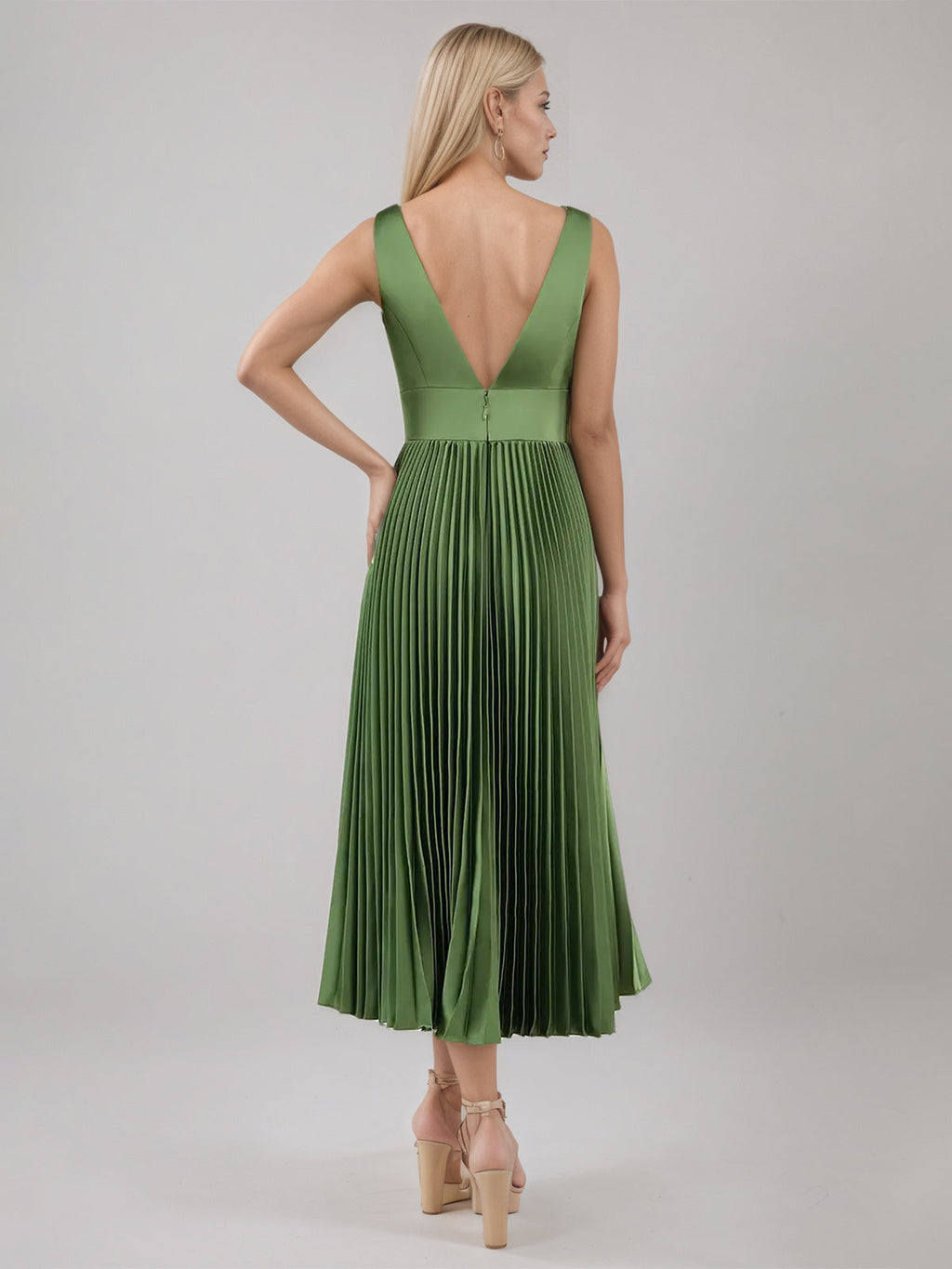 Olivgrünes A-Linien-Satin-Kleid mit V-Ausschnitt, ärmellos, tea-length