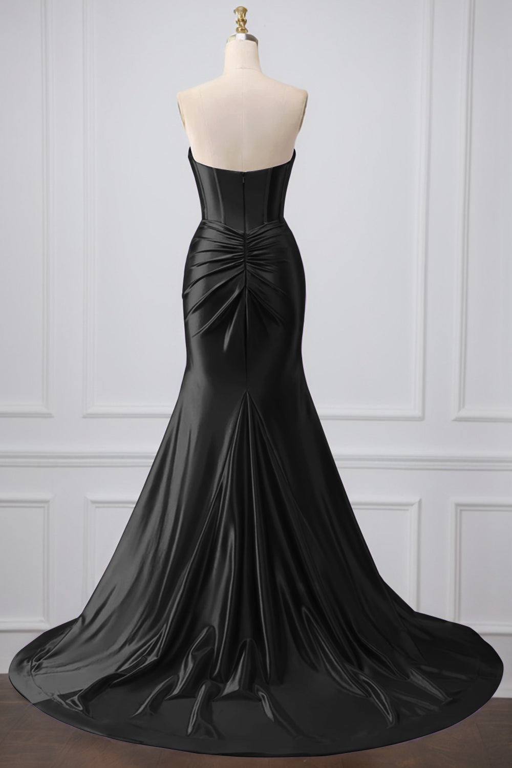 Vestido longo de baile roxo sereia tomara que caia com corpete e decote coração com fenda
