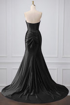 Vestido longo de baile roxo sereia tomara que caia com corpete e decote coração com fenda