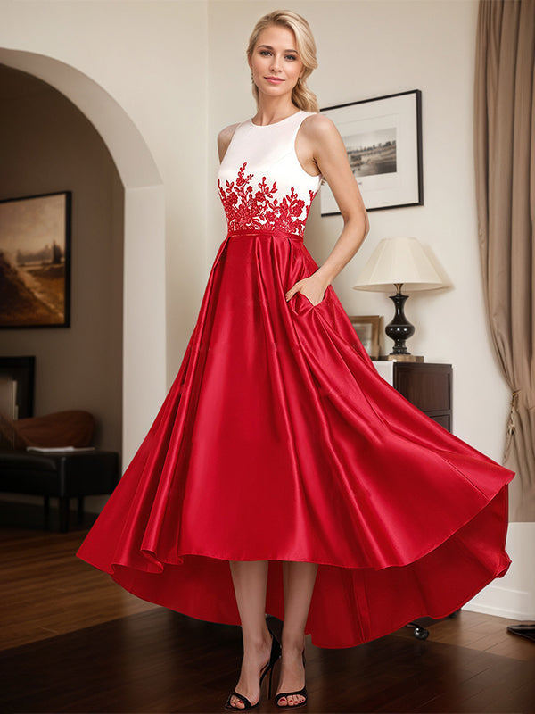 Vestidos de mãe da noiva em cetim bicolor com aplicação de renda e jaqueta