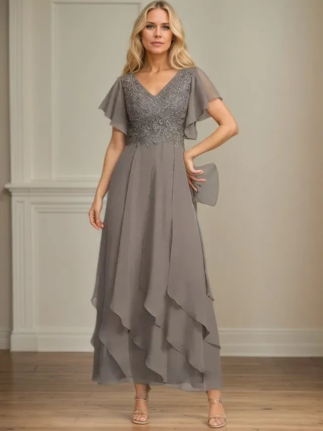 Vestido de Mãe da Noiva Linha A de Chiffon com Decote V, Mangas Curtas e Babados