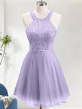 Robe courte de bal de fin d'année ligne A à col halter scintillante avec appliques en dentelle