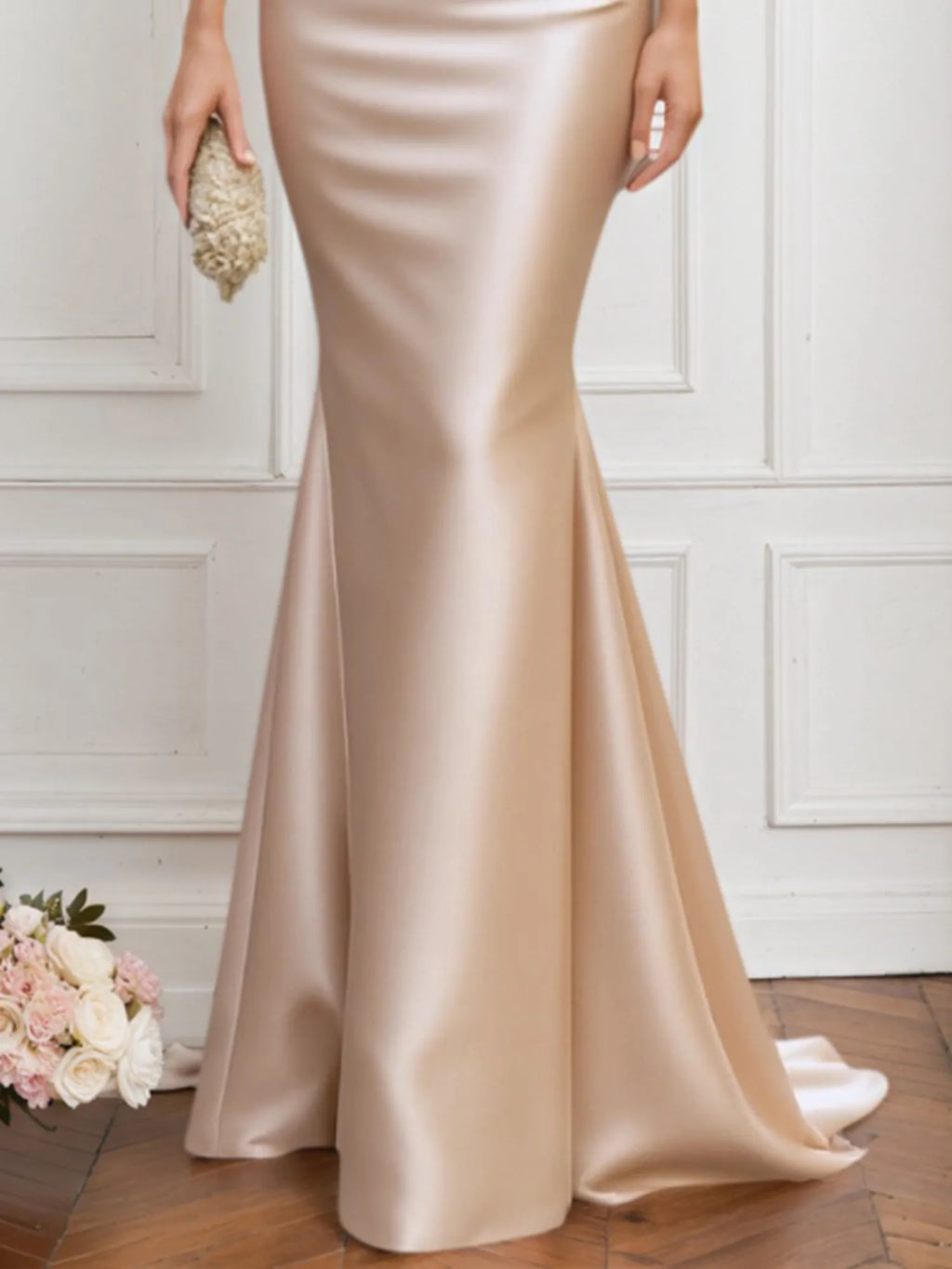 Vestido para madre de la novia de satén champán con escote cuadrado y largo maxi