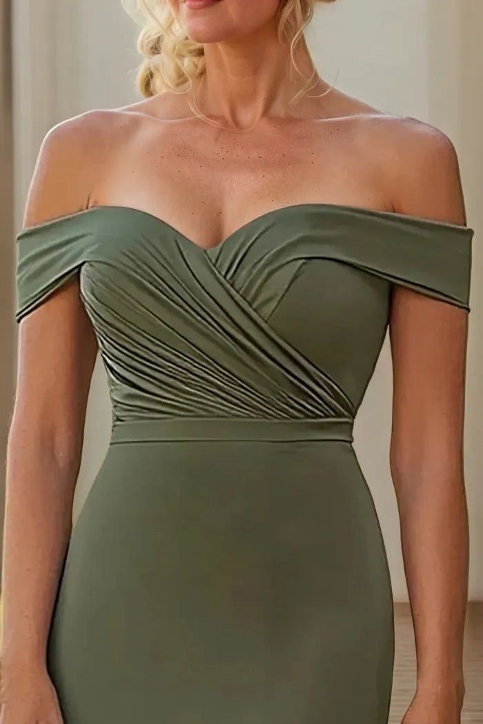 Etui/Säule schulterfreies ärmelloses Satin Mutter der Braut Kleid