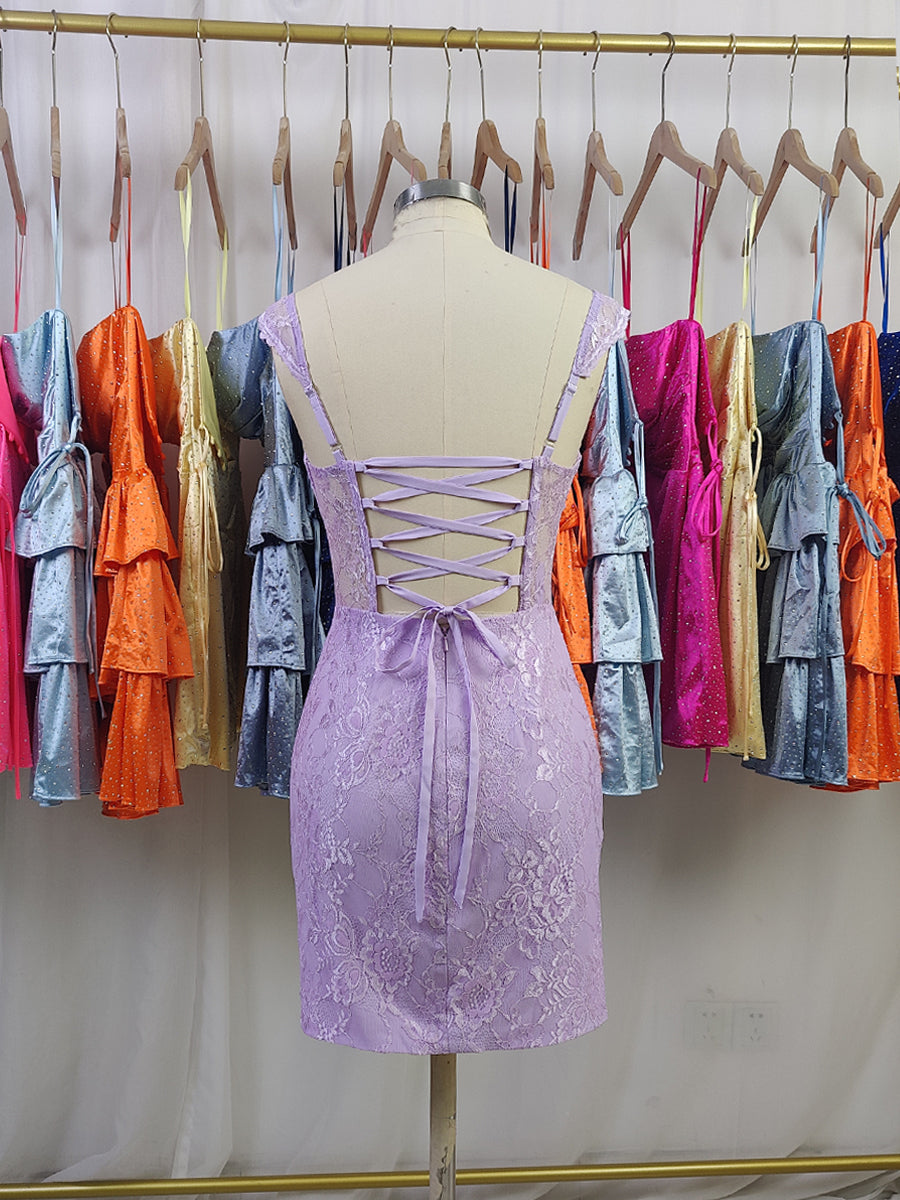 Vestido Justo de Renda para Festa de Volta às Aulas com Fenda Lateral