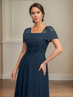 A-Linie Quadratischer Ausschnitt Tee-Länge Chiffon Brautmutterkleid mit Plissierten Pailletten