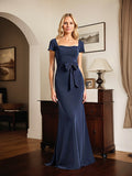 Marineblaues Mutter-der-Braut-Kleid mit quadratischem Ausschnitt und Schleife, lang