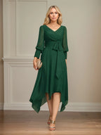 A-Linien V-Ausschnitt Asymmetrisches Chiffon Kleid für die Mutter der Braut mit Schleife und Plissee
