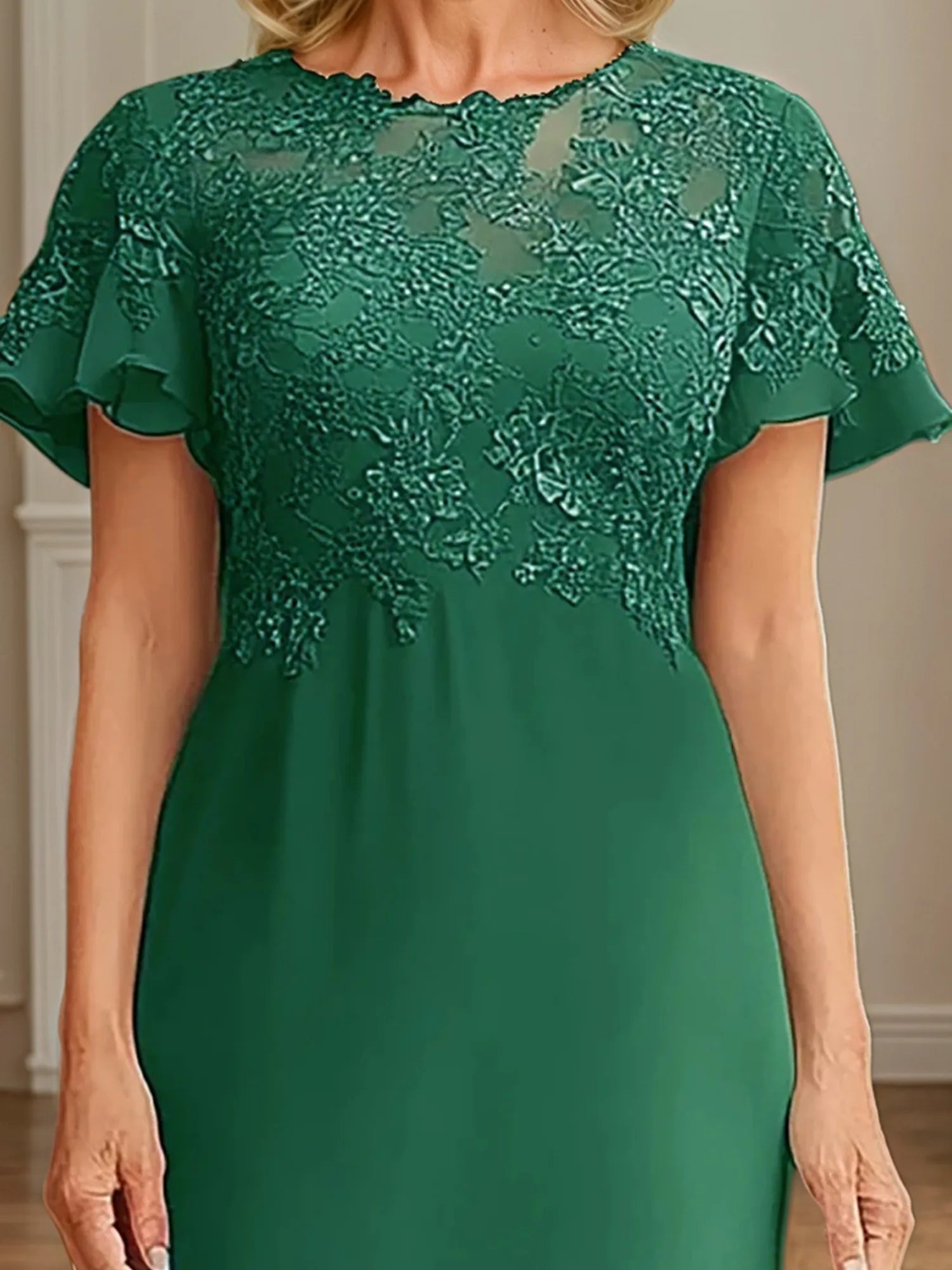 A-Linien Kleid mit Rundhalsausschnitt, kurzen Ärmeln und Chiffon für die Mutter der Braut mit Applikationen