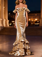 Vestido longo de festa de veludo champanhe estilo sereia com camadas e babados